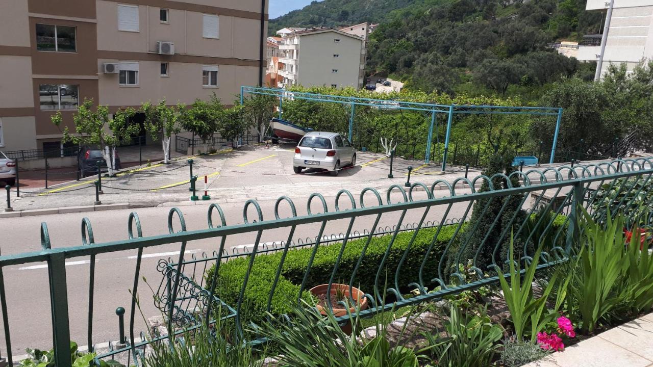 Apartments Simo Petrovac Exterior photo